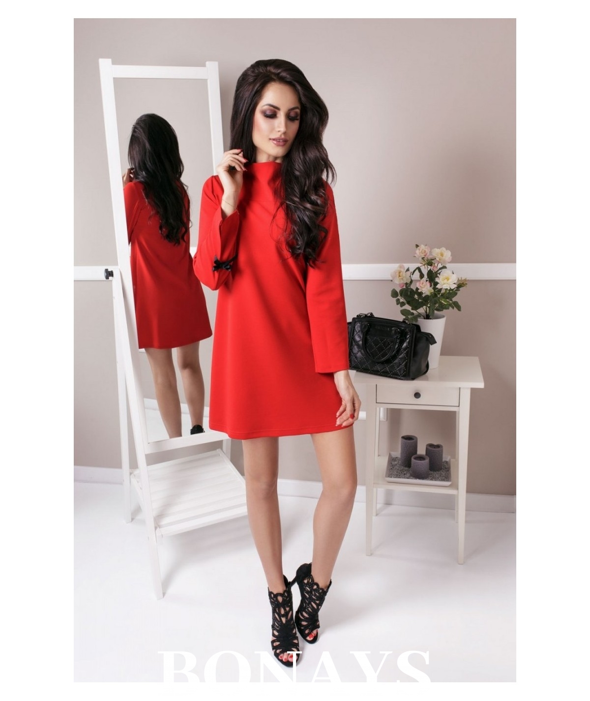 Trapezowa sukienka w kolorze czerwonym