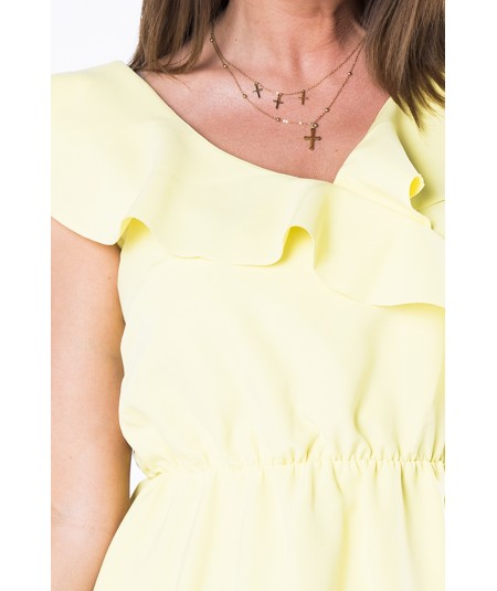 limonkowa sukienka z falbanką marki merribel