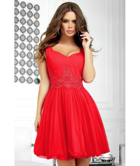 czerwona lekko rozkloszowana sukienka z koronkową talią Nessy
