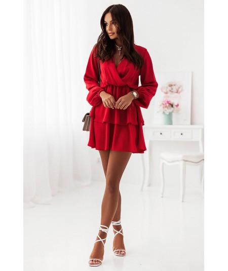 Rozkloszowana sukienka Madlen z falbanami i dekoltem