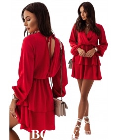 Rozkloszowana sukienka Madlen z falbanami i dekoltem