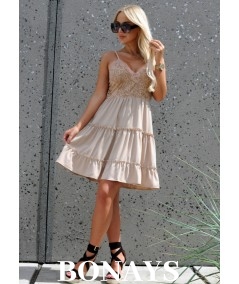 Rozkloszowana sukienka z koronką Satriana beżowa