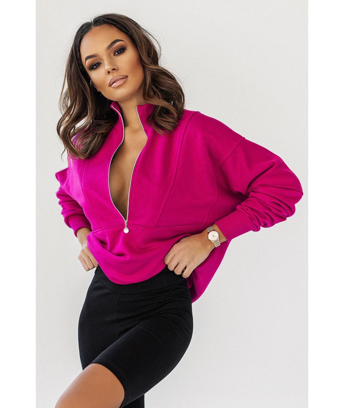 Fuksjowa bluza Sharon z zamkiem i przeszyciami