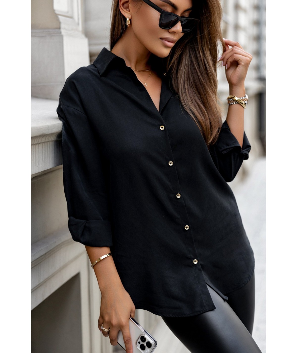 Czarna koszula damska z mankietem. Eleganckie koszule online