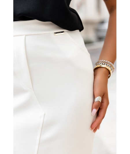 Ołówkowa kremowa spódnica Liz z przeszyciem