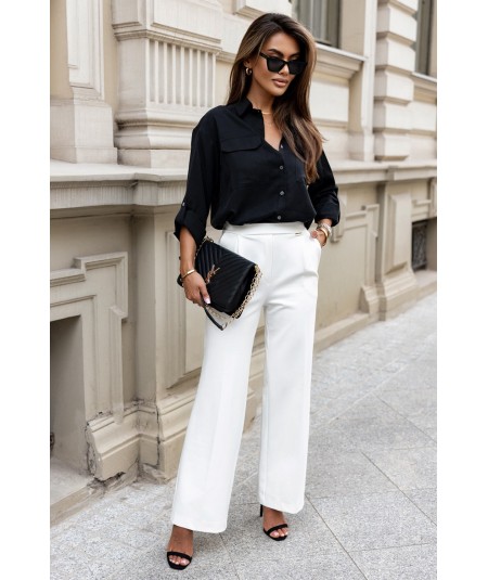 Kremowe spodnie z prostymi nogawkami w kant