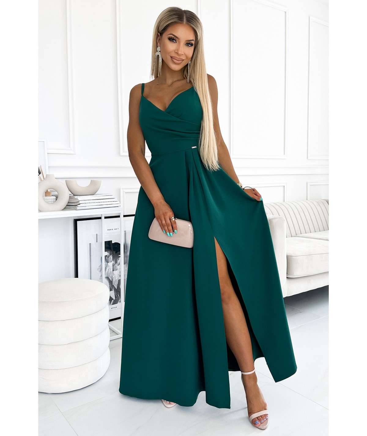 Butelkowa sukienka maxi na ramiączkach dekolt w serek Chiara studniówka