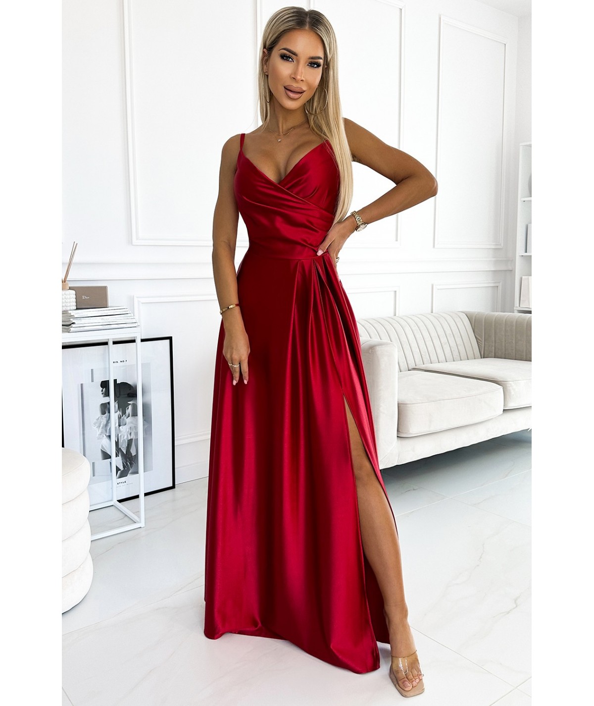Czerwona długa satynowa suknia na ramiączkach Chiara na studniówkę