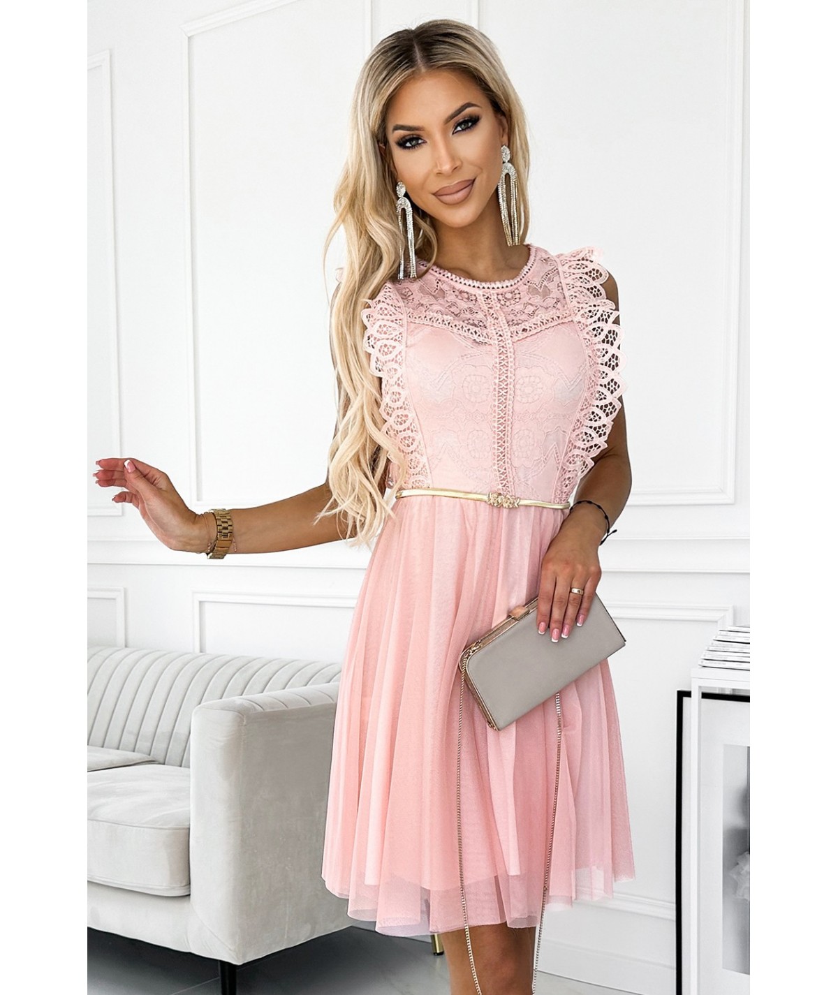 Brzoskwiniowa krótka sukienka z koronką i tiulową podszewką Greta
