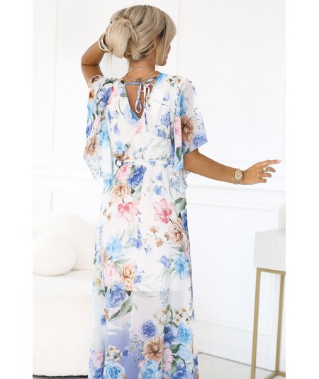 Kopertowa sukienka maxi w kwiaty o zwiewnym fasonie z paseczkiem niebieska