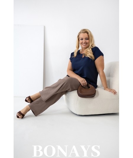 Aniela - Bluzka kimono plus size z falbanką i dekoltem łezką granatowa