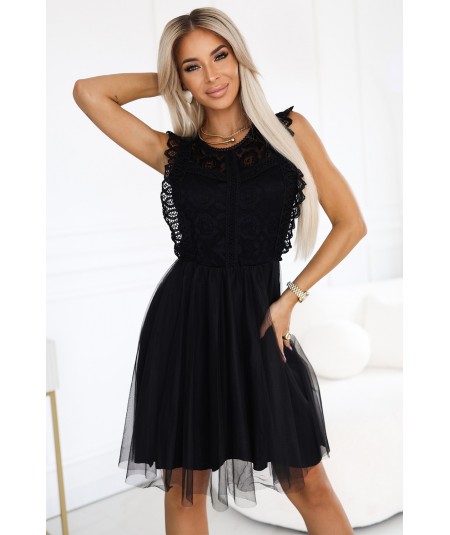 Czarna krótka sukienka z koronką i tiulową podszewką Greta