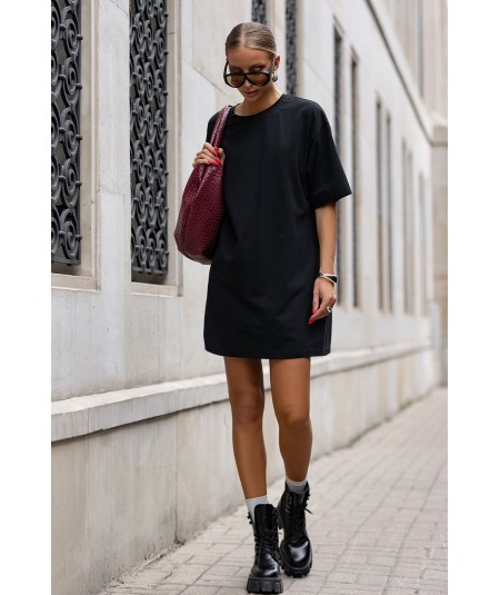 Czarna sukienka oversize w stylu wydłużonego t-shirtu SELLA