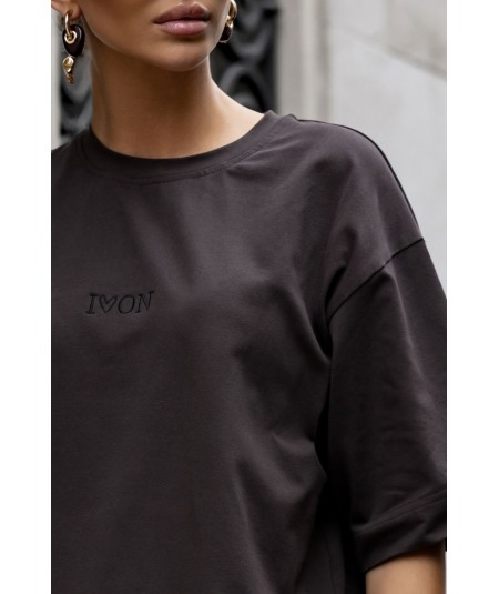 Czekoladowa sukienka oversize w stylu wydłuzonego t-shirtu SELLA