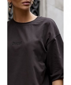 Czekoladowa sukienka oversize w stylu wydłuzonego t-shirtu SELLA