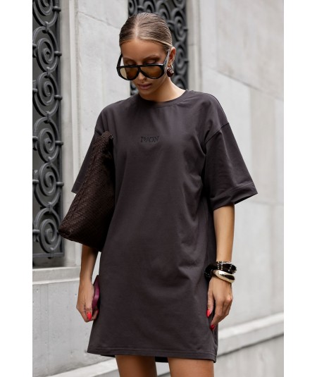 Czekoladowa sukienka oversize w stylu wydłuzonego t-shirtu SELLA