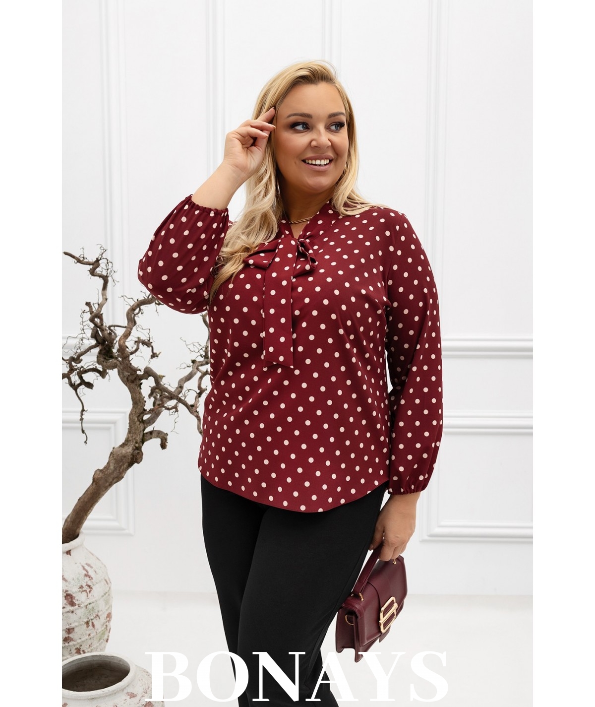 Casualowa bluzka z kokardą Amelia w groszek - bordowa