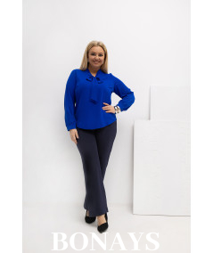 Chabrowa koszula damska z krawatką wiązaną w kokardę - duże rozmiary